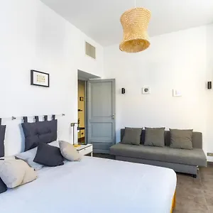 Hostly - Nicole Volturno- Full Center Rome